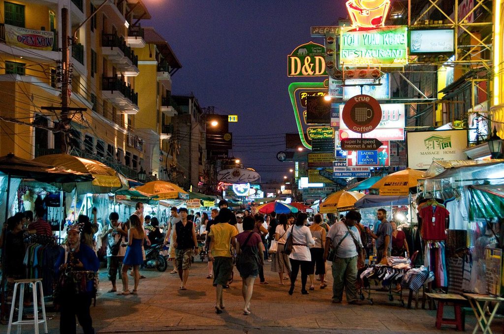 Khaosan - phiên chợ khô ng thể bỏ lỡ khi đi tour Thái Lan 
