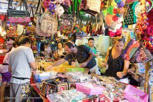 Những khu chợ nổi tiếng nhất định phải ghé khi đi tour du lịch Thái Lan